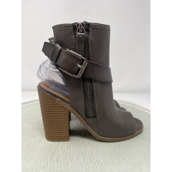 DV Dolce Vita Block Heel Ankle Booties Women Size 6 1/2 Peep Toe Buckle Detail - Picture 3 of 9